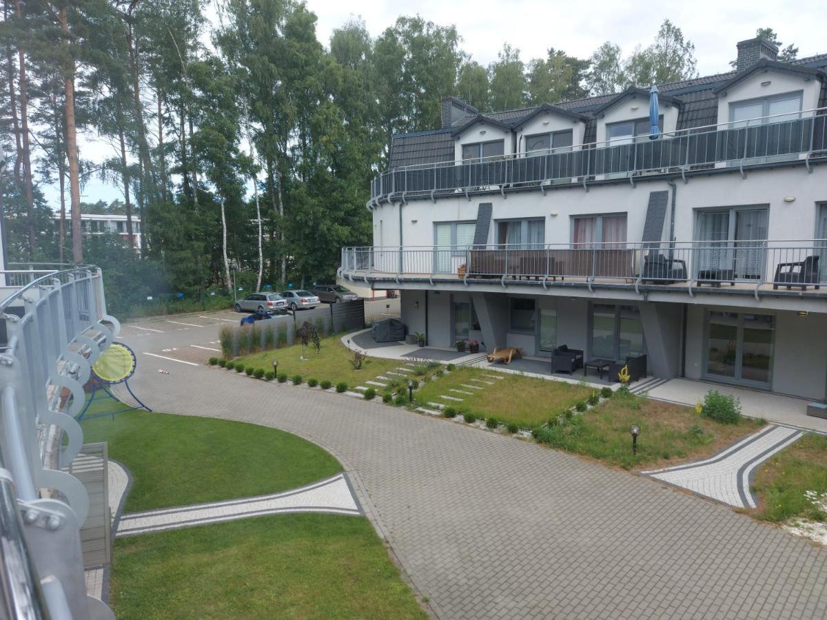 Apartamenty Z Tarasami: Mietowy Spokoj, Romantyczna Szarosc & Niebieska Elegancja Pobierowo Exterior photo